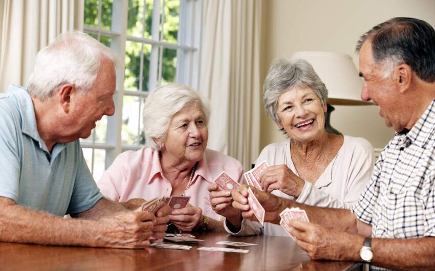 7 Ways Socialising Benefits Seniors